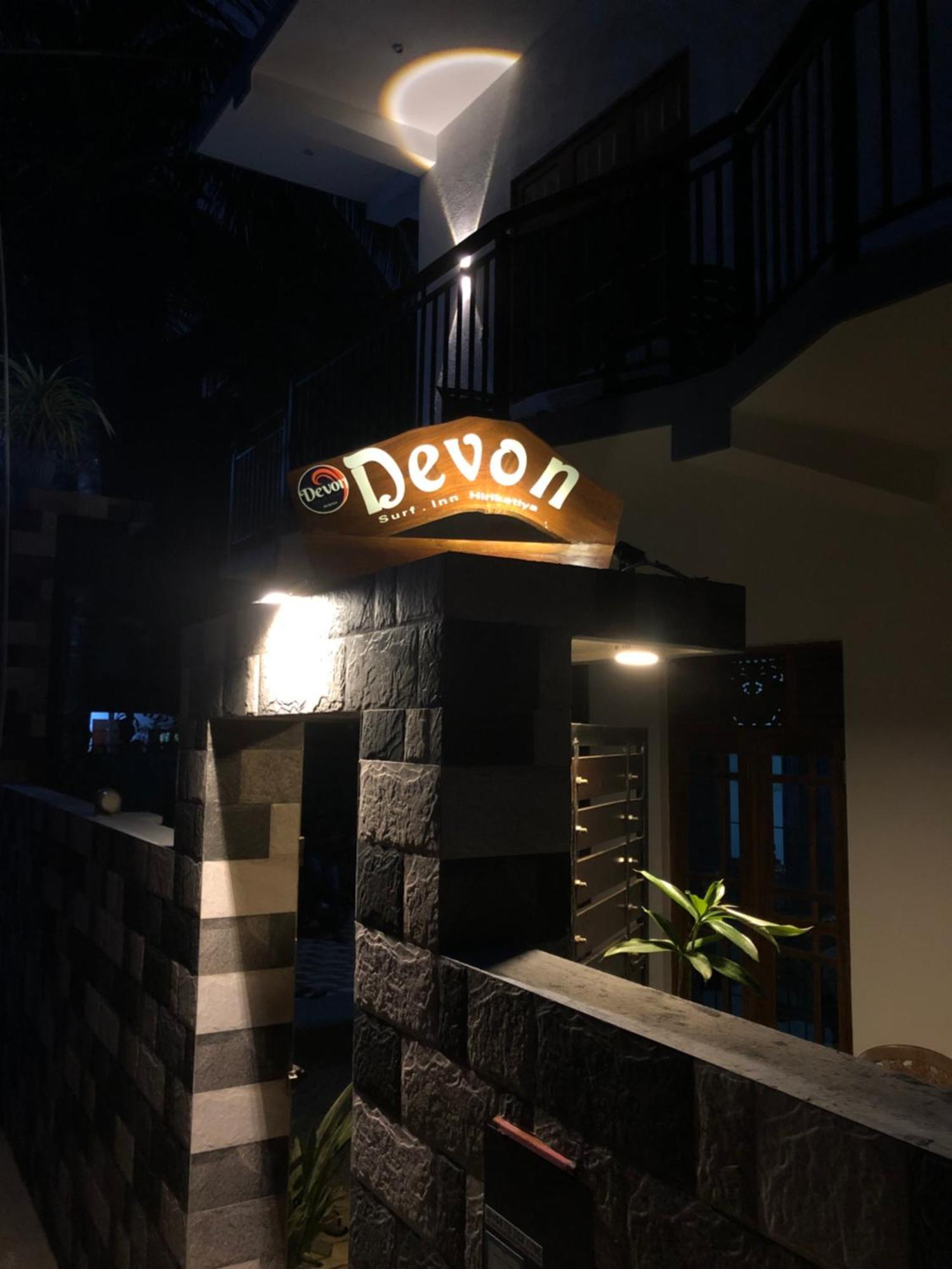 Devon Surf . Inn - Hiriketiya ディックウェラ エクステリア 写真